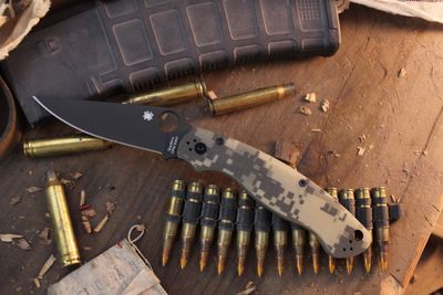 Spyderco Military 2 4" Compression Lock Folder / Digi Camo G-10 / Black DLC S30V