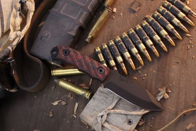 Half Face Blade Disaster Cub 3.25" Fixed Blade / Lava Flow Carbon Fiber / Black Cerakote 3V