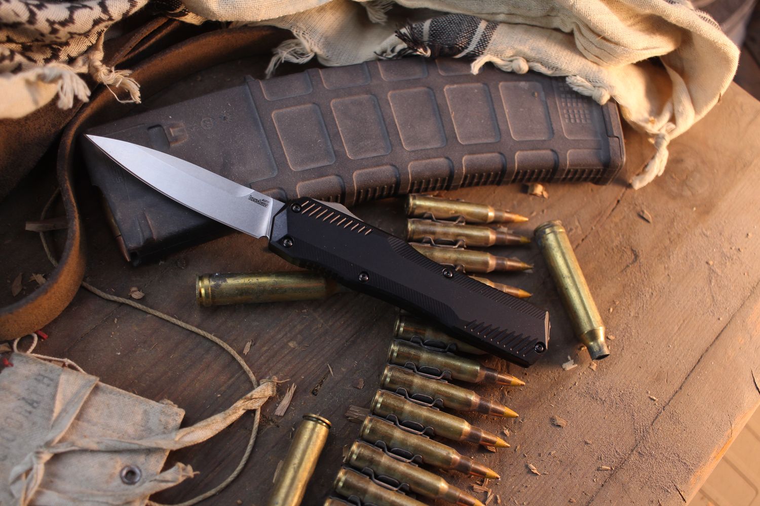 Kershaw Livewire Spear Point 3.3" OTF AUTO / Black Aluminum / Stonewashed MagnaCut