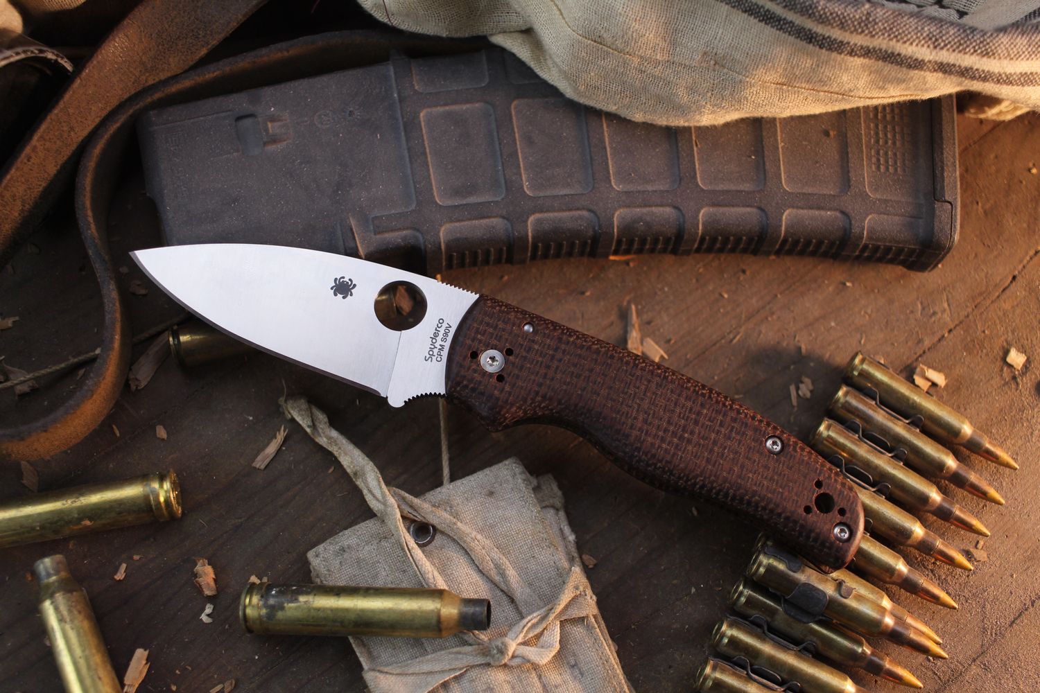 Spyderco Shaman 3.58" Compression Lock Folder / Burlap Micarta / Satin S90V ( Pre Owned )