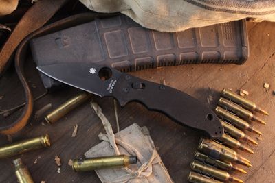 Spyderco Manix II 3.37" Ball Bearing Lock Folder / Black G-10 / Black S30V ( Pre Owned )