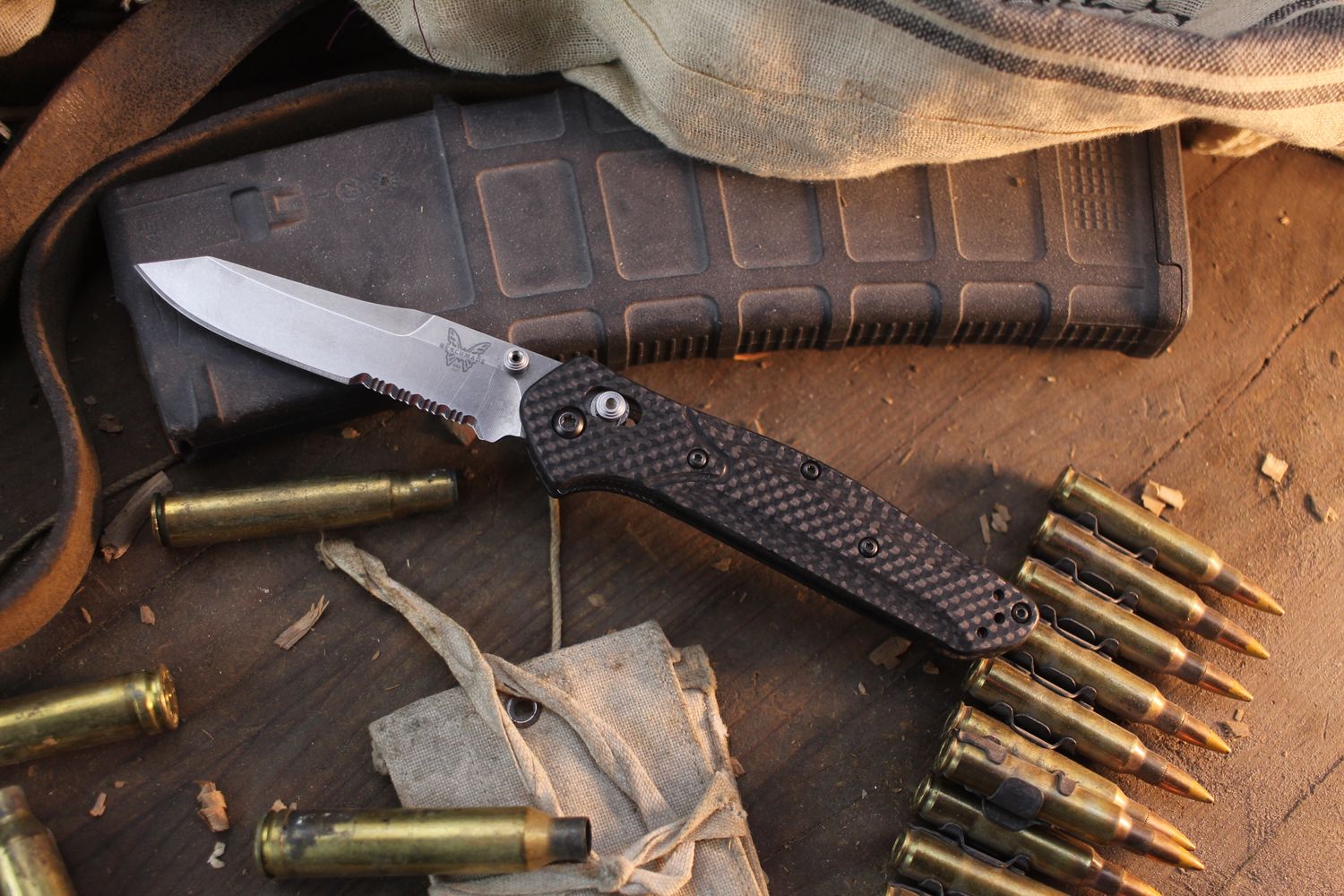 Benchmade Osborne 3.4" AXIS Lock Folder / Carbon Fiber / Satin Serrated S90V ( Pre Owned )