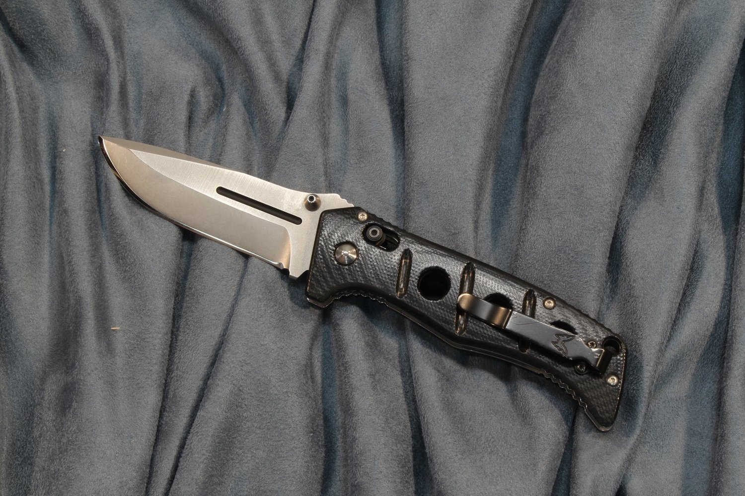 Benchmade Adamas 3.82&quot; Automatic AXIS Knife / Polished / Black G10 (Pre-Owned)