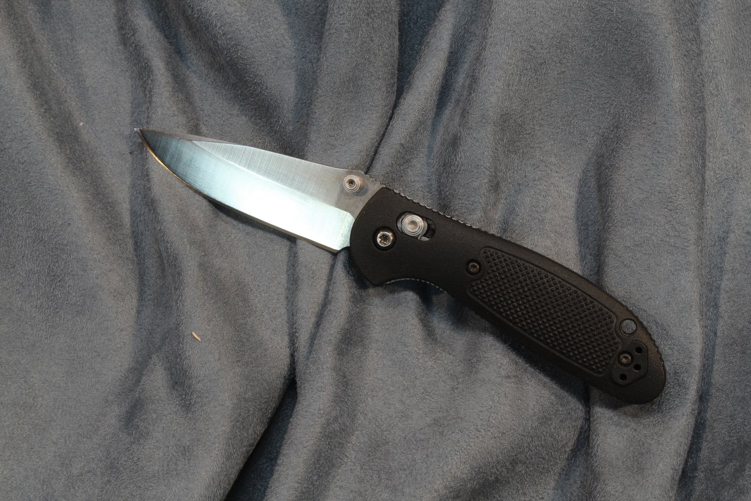 Benchmade Mini Griptilian 2.91&quot; AXIS Lock Knife / Black / Satin 154CM (Pre-Owned)