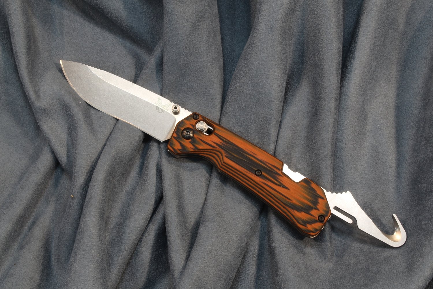 Benchmade Grizzly Creek 3.5&quot; Limited Edition AXIS Lock Knife w/ Gut Hook / Satin / Orange-Black G10 ( Discontinued )