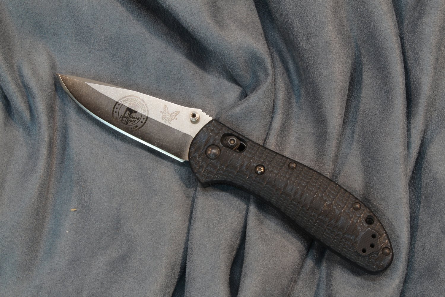 Benchmade Griptilian 3.45&quot; Limited Edition AXIS Lock Knife / Camp Perry Embossed / Blue-Black G10 / D2 (Pre-Owned)