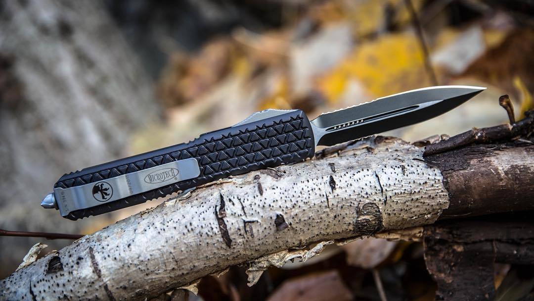Microtech Ultratech D/E 3.4&quot; OTF Automatic Knife, Black Partial Serrated