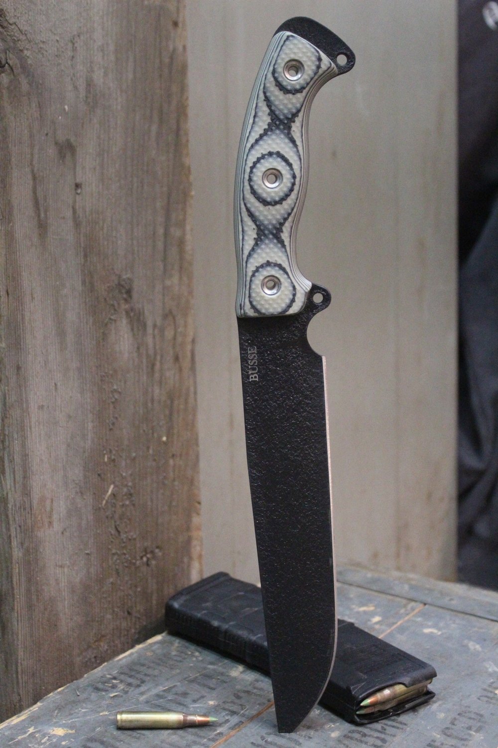 Busse Combat Ergo Battle Mistress 9.5&quot; Flat Ground Fixed Blade Knife, Black &amp; Gray G-10 / Black Satin
