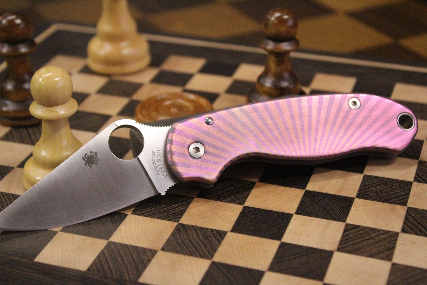 Spyderco Custom Paramilitary 2 3.44&quot; Knife, Custom Anodized Titanium / S30V Satin Plain