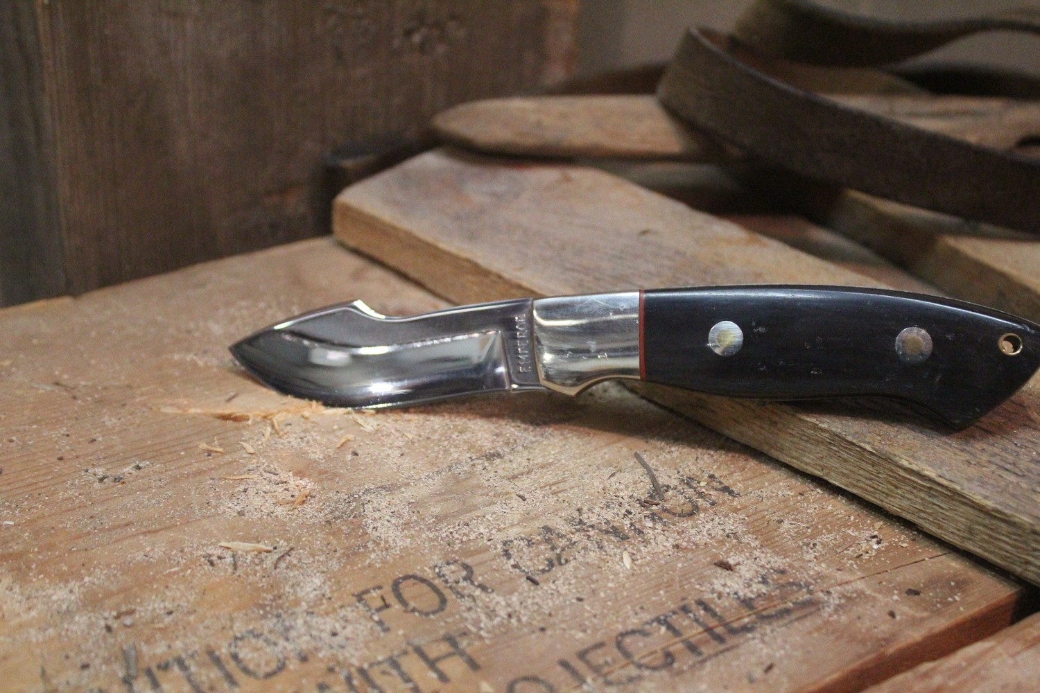 Emperor Aristocrat 2.75&quot; Skinning Knife, Buffalo Horn / Polished high Carbon ( Pre Owned )