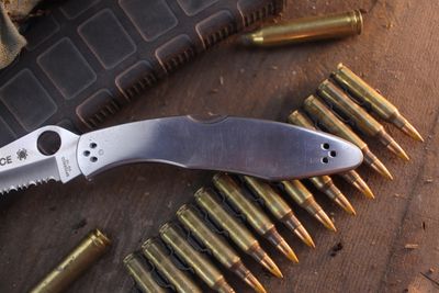 Spyderco Police 4.125" Lockback Folder / Stainless Steel / Satin Serrated VG10 ( Pre Owned )