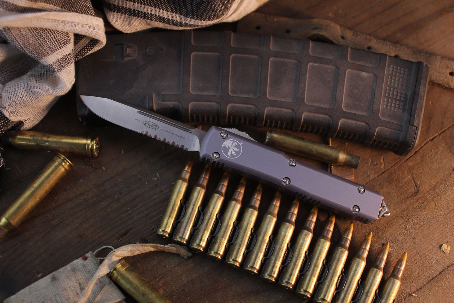 Microtech Ultratech S/E 3.4" Automatic OTF / Gray Aluminum / Stonewashed Serrated ( Pre Owned )