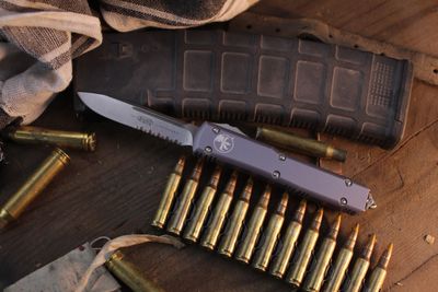 Microtech Ultratech S/E 3.4" Automatic OTF / Gray Aluminum / Stonewashed Serrated ( Pre Owned )