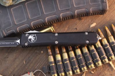 Microtech Ultratech  D/E 3.4" OTF Automatic / Black Aluminum / Black Elmax  ( Pre Owned )