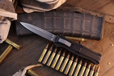 Benchmade Infidel 3.9" D/A OTF Auto / Black Aluminum / Satin D2 (Pre-Owned)