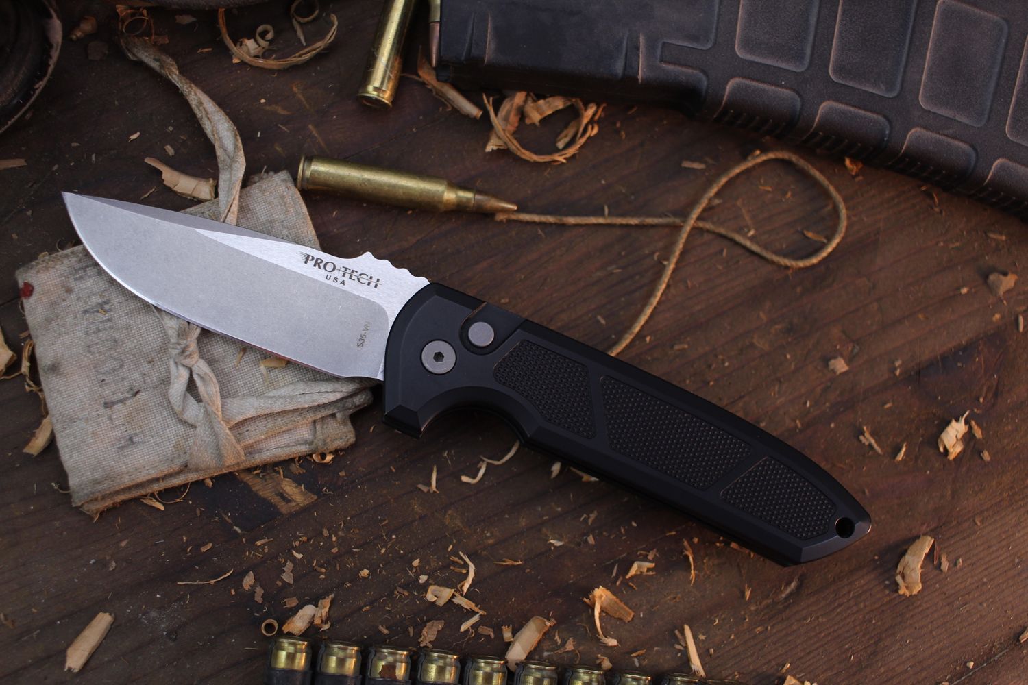 Pro-Tech Les George Rockeye 3.375" AUTO Button Lock Folder / Black  Knurled Aluminum / Stonewashed S35VN ( Pre Owned )