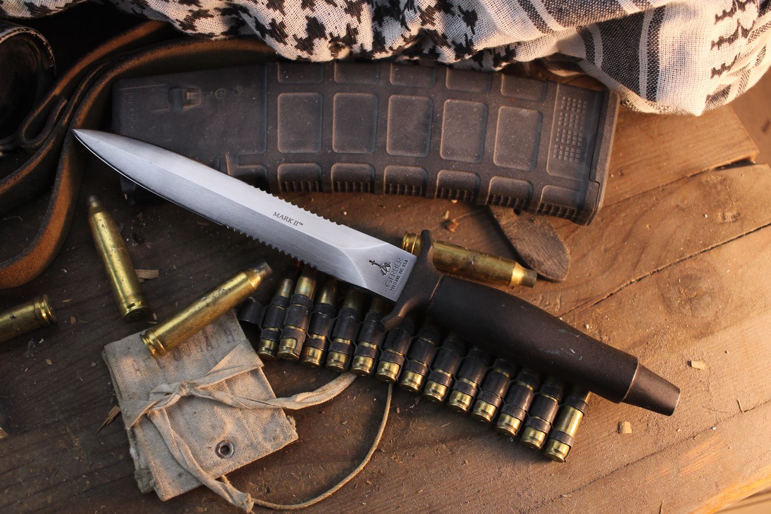 Gerber Classic Mark II BA4 6.75" Fixed Blade / Black Armorhide Aluminum / Partially Serrated Satin 440C ( Pre Owned )