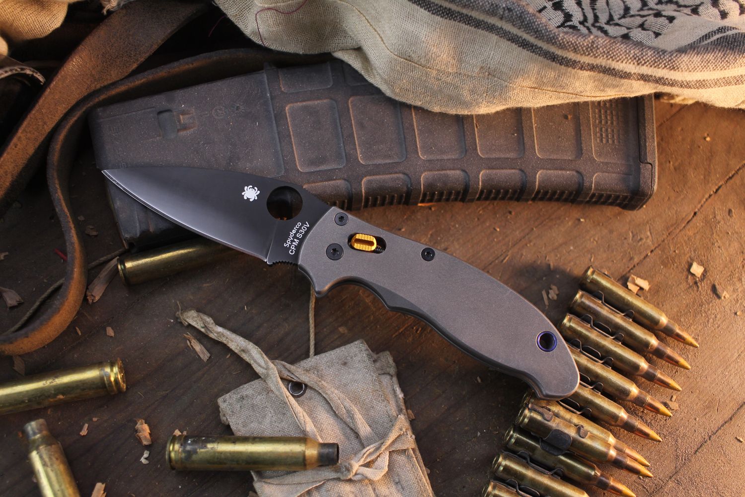 Spyderco Manix II 3.37" Ball Bearing Lock Folder / Titanium/ Black S30V ( Pre Owned )