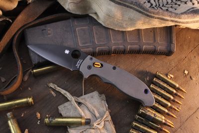 Spyderco Manix II 3.37" Ball Bearing Lock Folder / Titanium/ Black S30V ( Pre Owned )