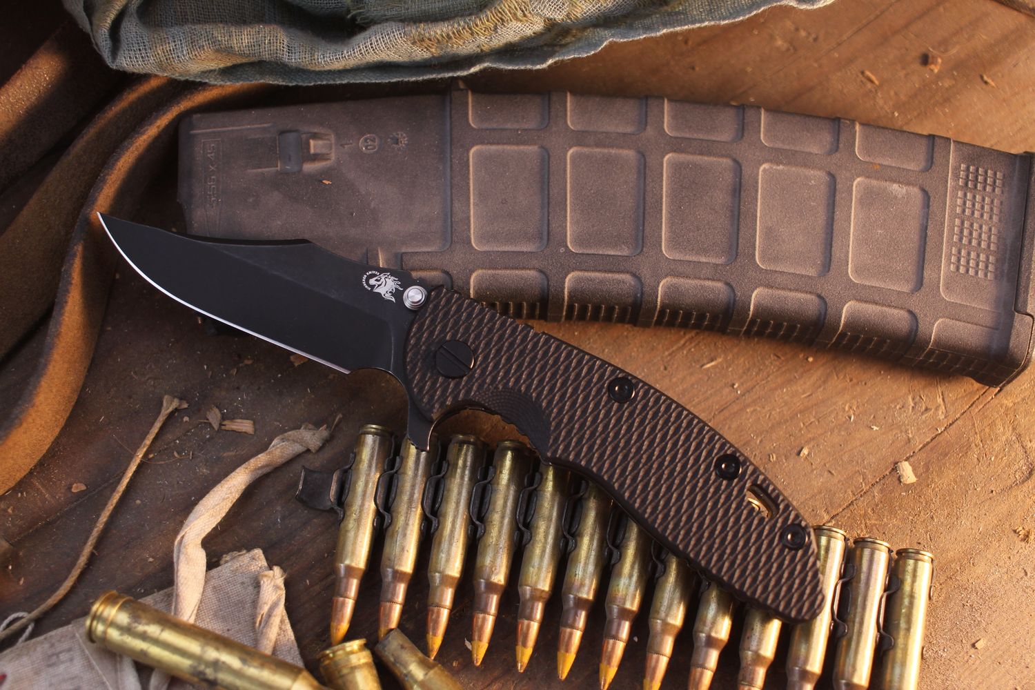 Hinderer XM-18 Bowie 3.5" Framelock Flipper / Black G-10 &amp; Battle Black Titanium / Battle Black MagnaCut ( Pre Owned )