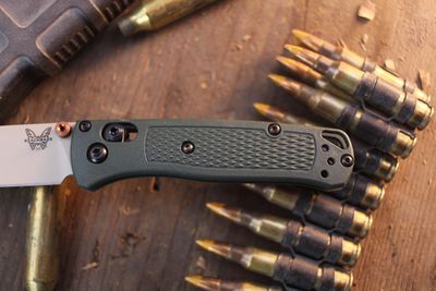 Benchmade Seasonal Mini Bugout 2.82" AXIS Lock Folder / Taiga Green Grivory / Tan Cerakote Elmax