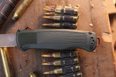 Benchmade Seasonal Shootout 3.49" OTF Auto / Taiga Green Grivory / FDE PVD Z-Wear