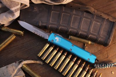 Microtech Ultratech S/E 3.46" OTF AUTO / Turquoise Aluminum / Satin Serrated ( Pre Owned )