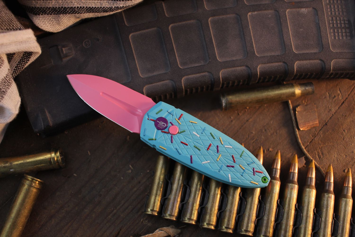 BesTech Cricket QUQU 2.2" Button Lock Folder / Desert Warrior G-10 / Dessert Pink 14C28N ( Pre Owned )