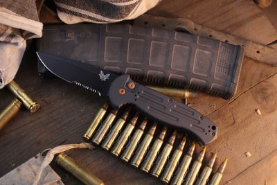 Benchmade AFO II 3.56" Button lock Auto Folder / Tungsten Cerakote Aluminum / Black Serrated 154CM ( Pre Owned )