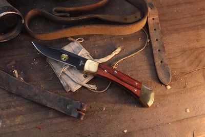Buck 110 Alaskan Guide 3.75" Lockback Folder / Rosewood &amp; Brass / Black Embossed S30V ( Pre Owned )