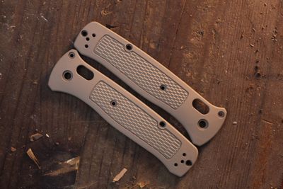 Benchmade Bailout McMillan Tan Cerakote Grivory Scales