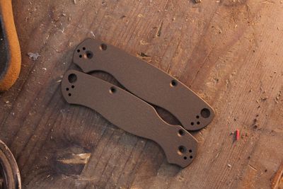 Spyderco Paramilitary 2 Burnt Bronze Cerakote G-10 Scales