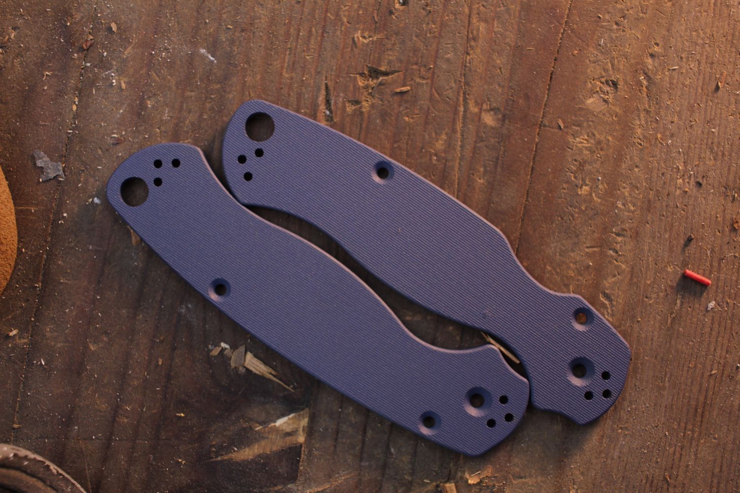 Spyderco Paramilitary 2 Northern Lights Cerakote G-10 Scales
