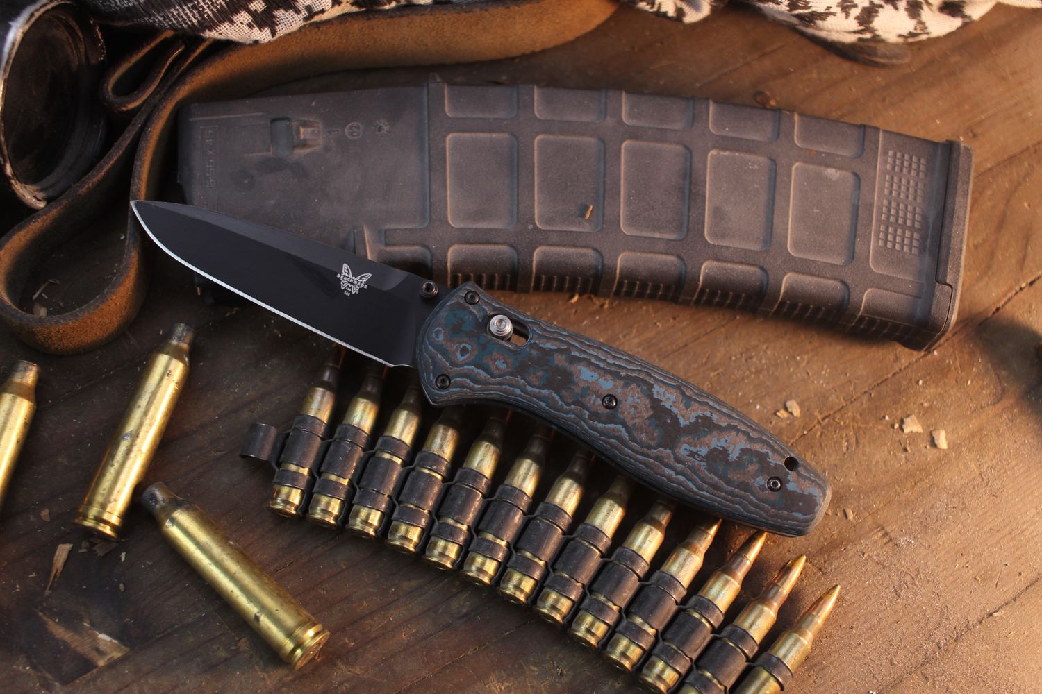 Benchmade Barrage 3.6" AXIS-Assisted Folder / Custom Arctic Blue Carbon Fiber / Black 154CM ( Pre Owned )