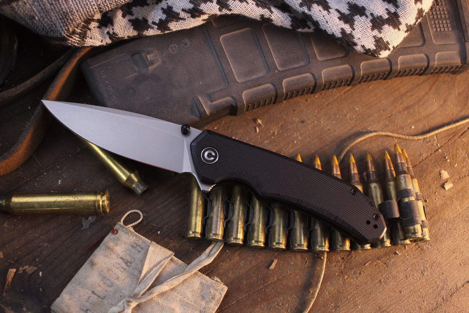 CIVIVI Brazen 3.46" Linerlock Folder / Black G-10 / Beadblasted 14C28N