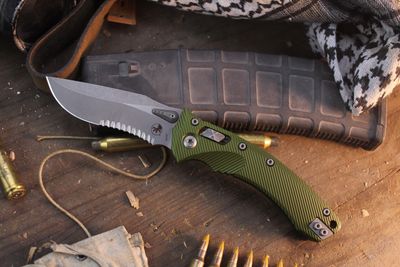 Microtech Amphibian 3.9" Ram-Lok Folder / Fluted OD Green G-10 / Apocalyptic Serrated M390MK ( Pre Owned )