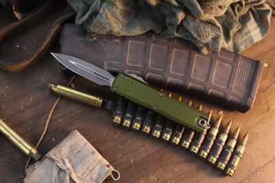 Microtech UTX-85 Gen IV D/E 3" OTF Auto / OD Green Aluminum / Apocalyptic M390MK ( Pre Owned )