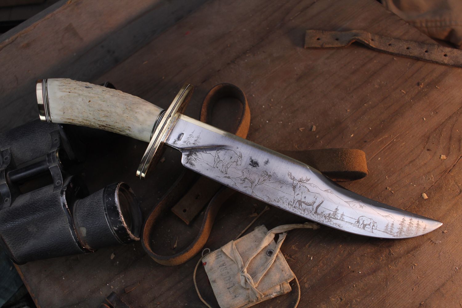 IRBI Irvin Campbell LH 10.5" Fixed Blade / Moose Antler &amp; Worked Brass / Wildlife Scene Engraved High Carbon ( Pre Owned )