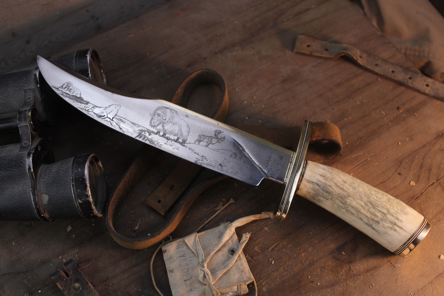 IRBI Irvin Campbell RH 10.5" Fixed Blade / Moose Antler &amp; Worked Brass / Wildlife Scene Engraved High Carbon ( Pre Owned )