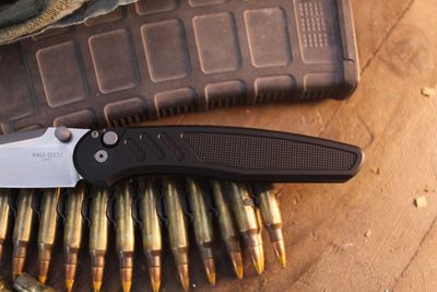 Pro-Tech Avalon 4.25" Button Lock Folder / Knurled Black Aluminum / Stonewashed MagnaCut