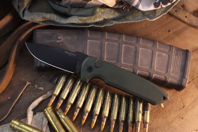 Pro-Tech Rockeye 3.625" Button Lock Auto Folder / Green Aluminum / Black MagnaCut