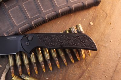Pro-Tech Mordax 3.5" Button Lock Auto Folder / Black NEXUS Aluminum / Black MagnaCut