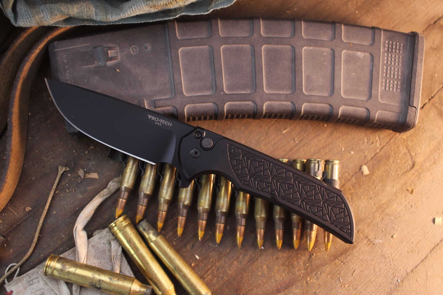 Pro-Tech Mordax 3.5" Button Lock Auto Folder / Black NEXUS Aluminum / Black MagnaCut