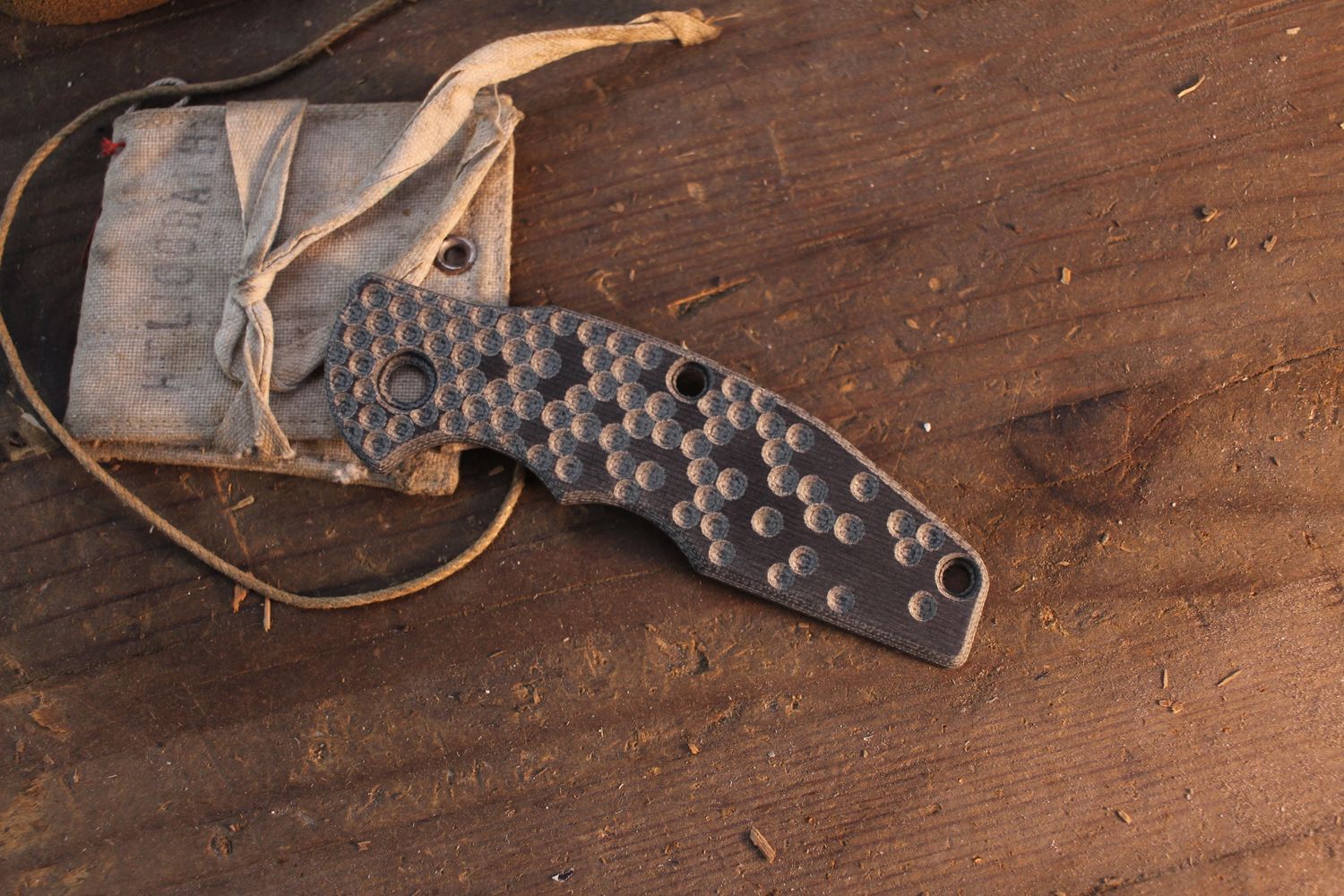 3DK Hinderer Jurassic Black Micarta Show Scale