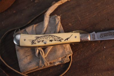 Schrade USA Classic SC503 2.875" Linerlock Folder / Ivory Delrin Handle Scrimshawed By J. Duffy / Satin 440A ( Pre Owned )