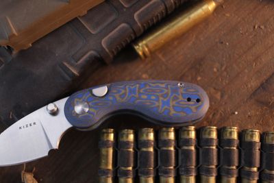 Kizer Microbe 2.2" Linerlock Folder / Gray & Blue Vortex Micarta / Satin 14C28N ( Pre Owned )