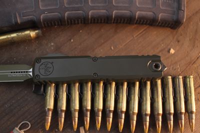 Microtech Ultratech Gen IV D/E 3.55" OTF Auto / MAGPUL OD Green Aluminum / Bazooka Green M390MK