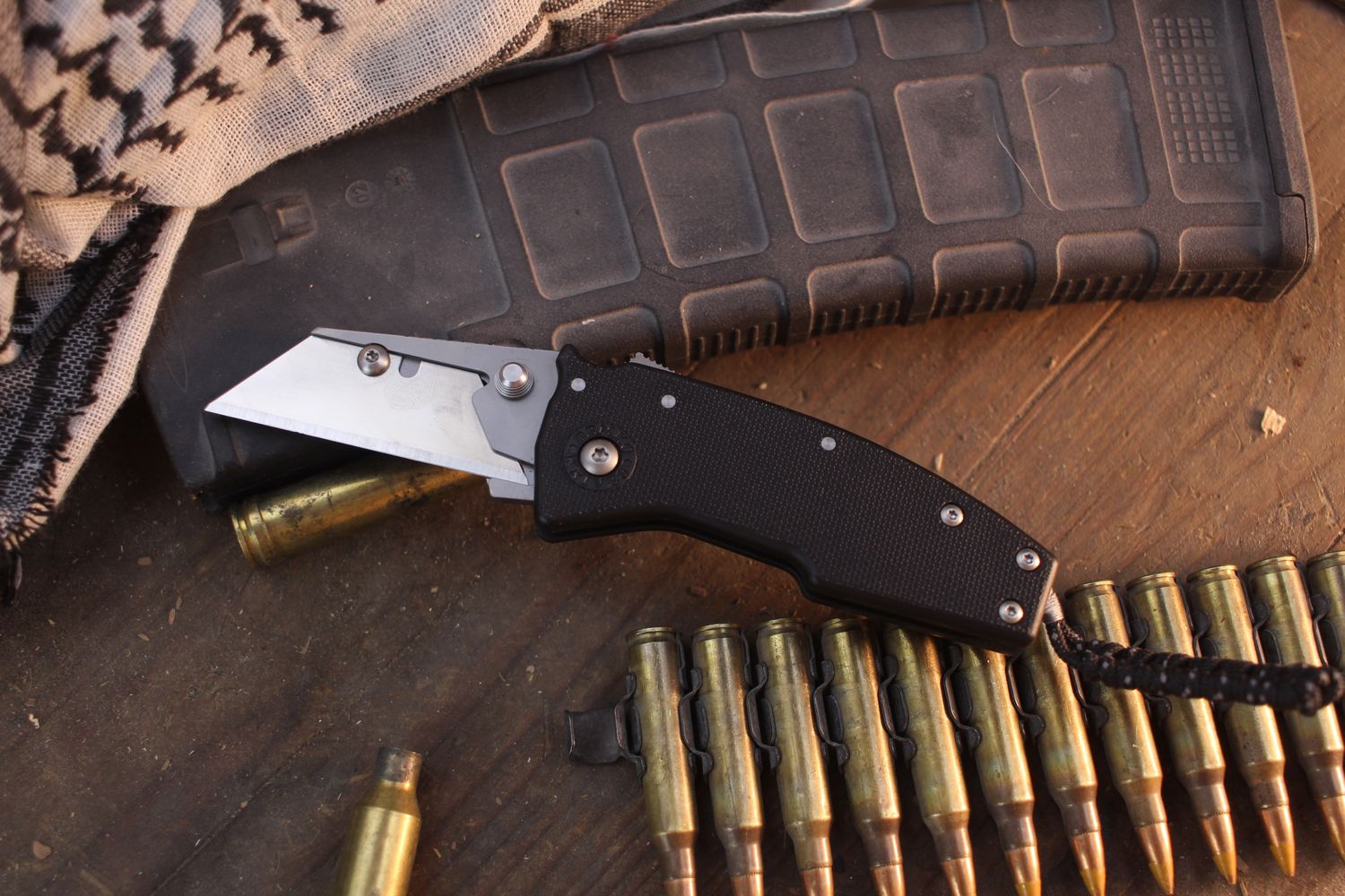 Demko Knives Razor Shark 2.375" Shark Lock Folder / Black GRN / Stainless Replaceable Razor ( Pre Owned )