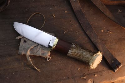 David Reed Groß Jager Messer 4" Fixed Blade / Elk Antler &amp; Walnut With  Brass Single guard / Polished Drop Point D2