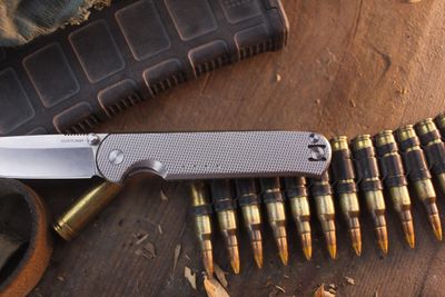 Quiet Carry Waypoint 3.31" Linerlock Folder / Textured Titanium / Vanax Superclean ( Pre Owned )